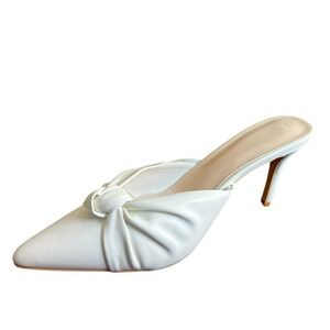 Coutgo Women's slip on low heel pointed toe Size‎ 9 White New in Box Academia